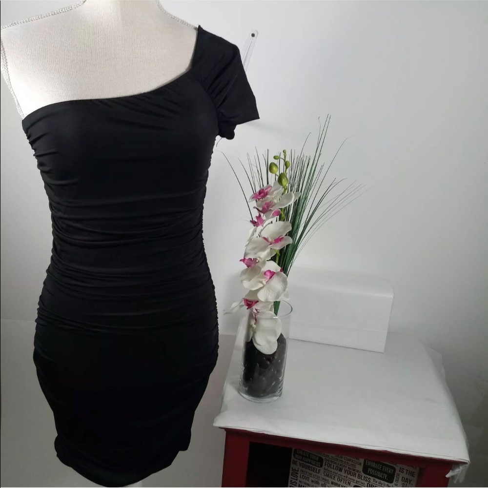 Forever 21 black dress size medium